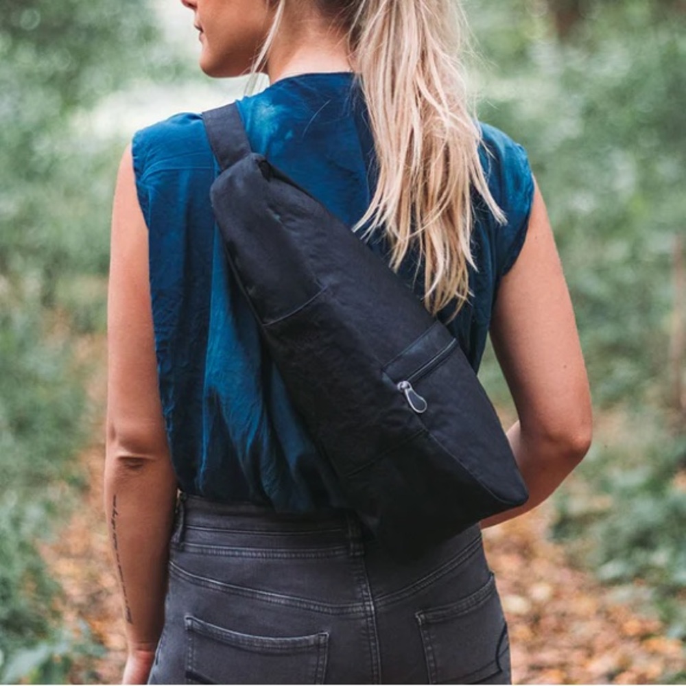 Ameribag Healthy Back Bag Black Nylon 17" Crossbody Sling